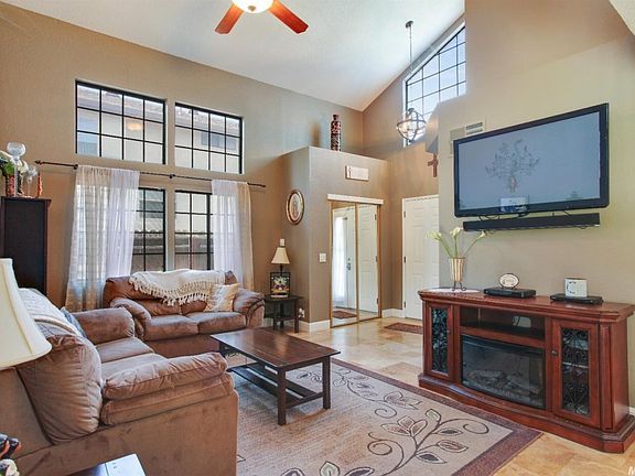 4th image of 1724 Camphor Way
