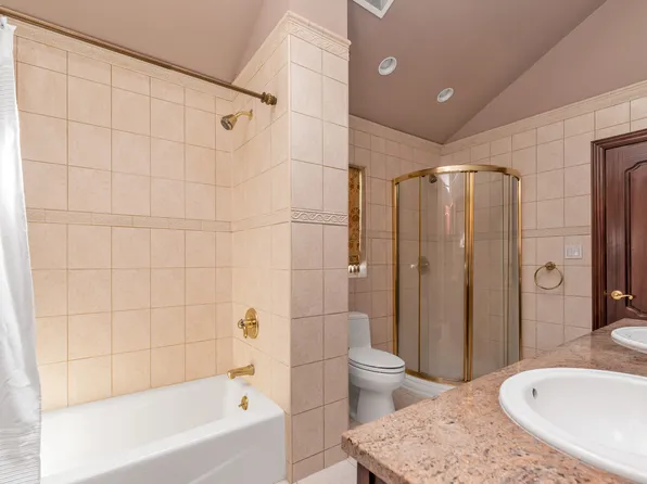 41-27 Orient Avenue image 12 of 24