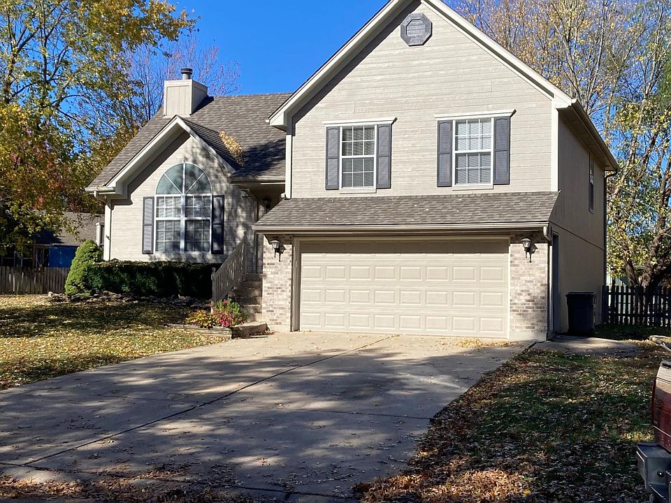 1st image of 1005 SW Southgate Dr