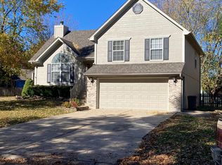 1005 SW Southgate Dr, Blue Springs, MO 64015