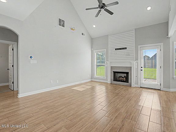 5th image of 3802 Andreas Dr