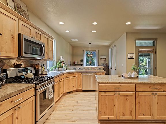 5th image of 21183 Ritz Pl