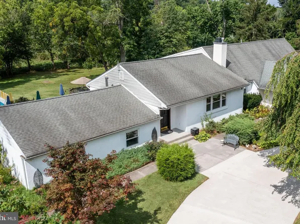 122 Grant Ave, Moorestown, NJ 08057