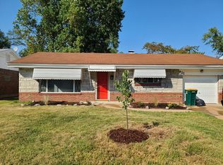921 Lebon Dr, Saint Louis, MO 63137