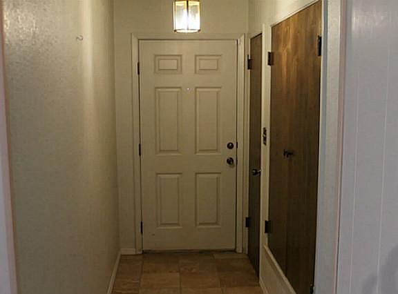 3rd image of 1313 Larned Ln