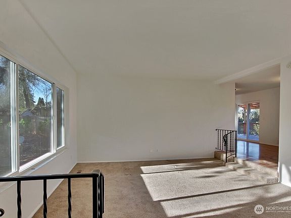 4th image of 4108 80th Avenue W