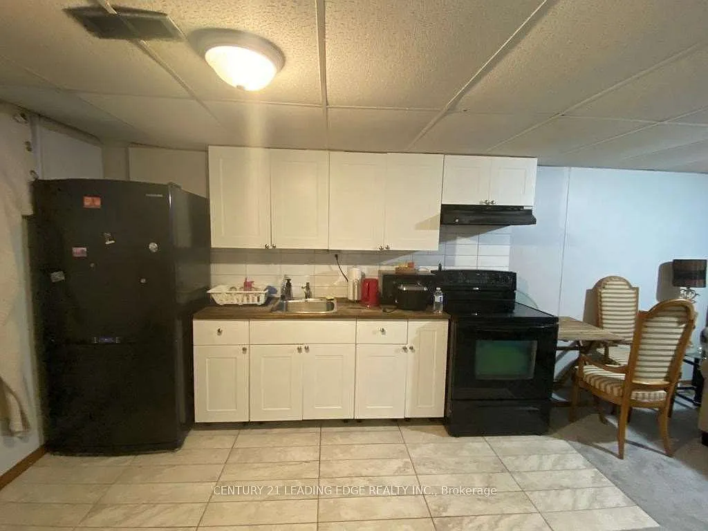 Building Photo - 4 Randane Dr #BASEMENT