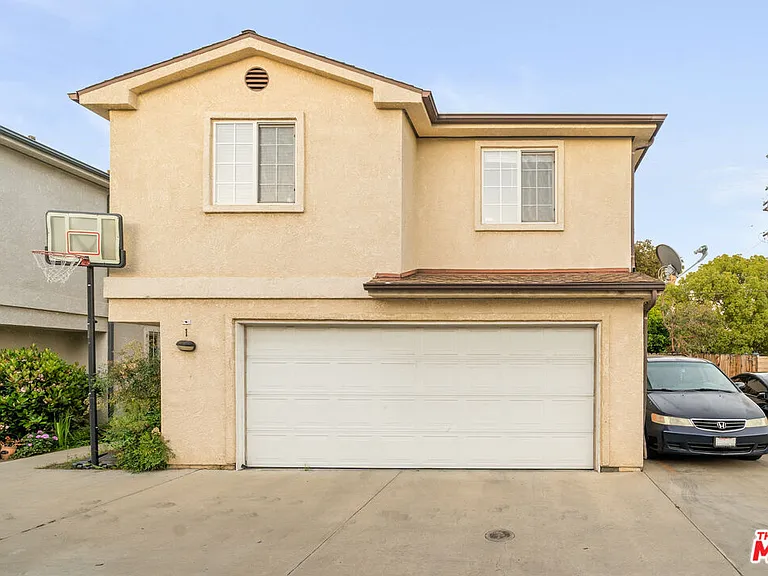 9155 Cedros Ave #1 — Photo 1