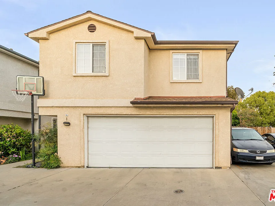 9155 Cedros Ave #1