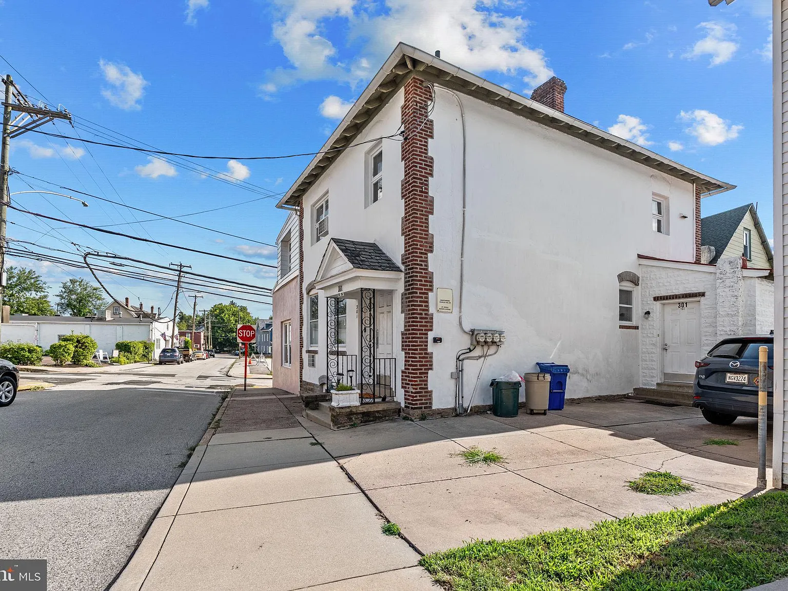1 bed, 1.0 bath, 1000 sqft, $1,450 — Photo 2