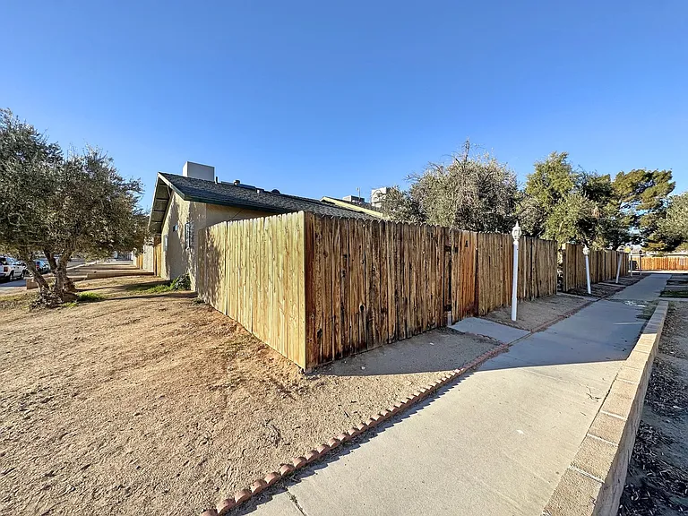201 N Alvord St #A — Photo 9