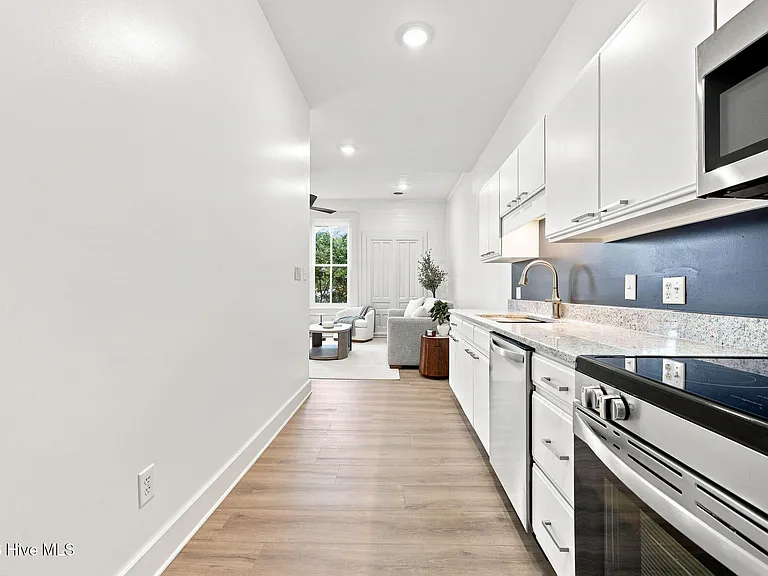 122 S Market St #1 — Photo 19
