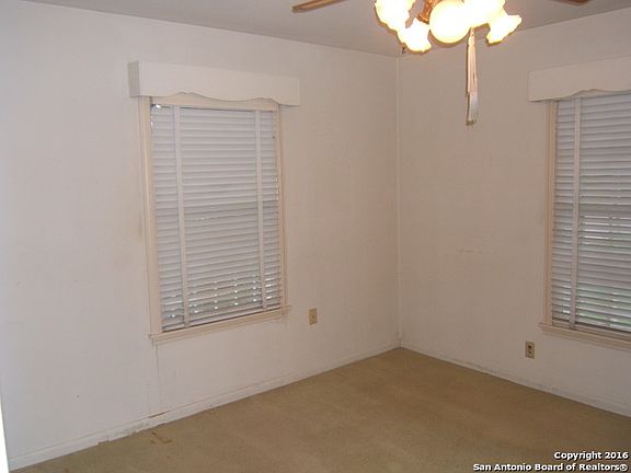 4th image of 355 W Palfrey St