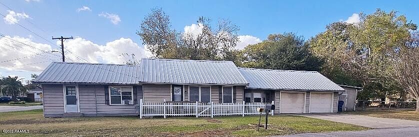 1st image of 504 Laporte St