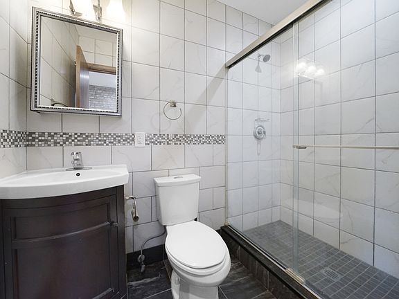 5th image of 411 7th Ave APT 3R