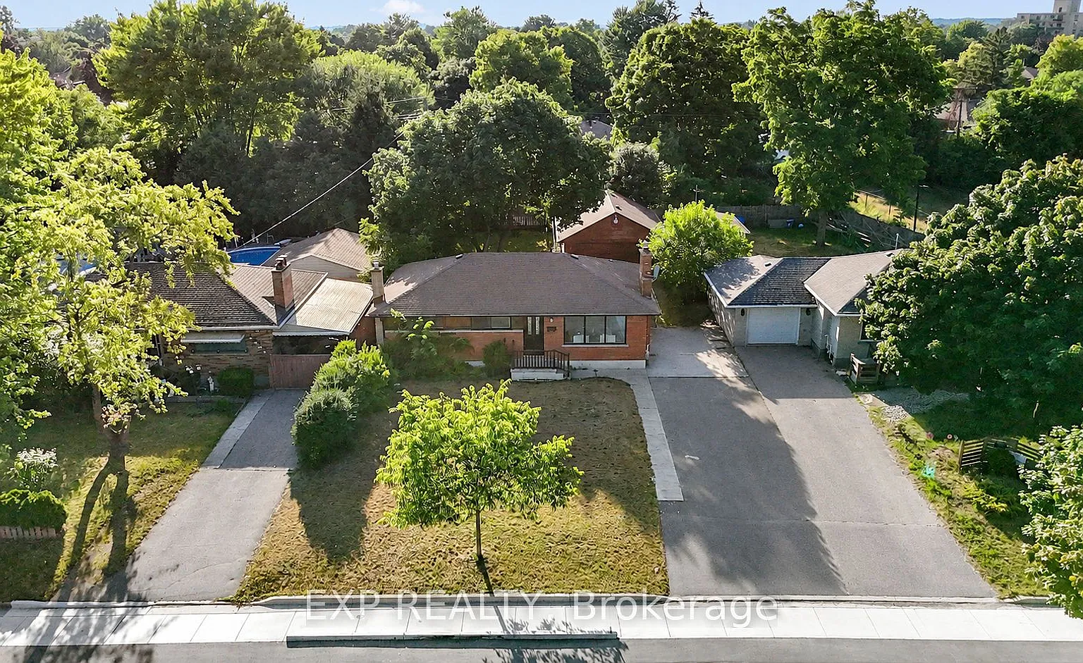 3 bed, $2,199 — Photo 2