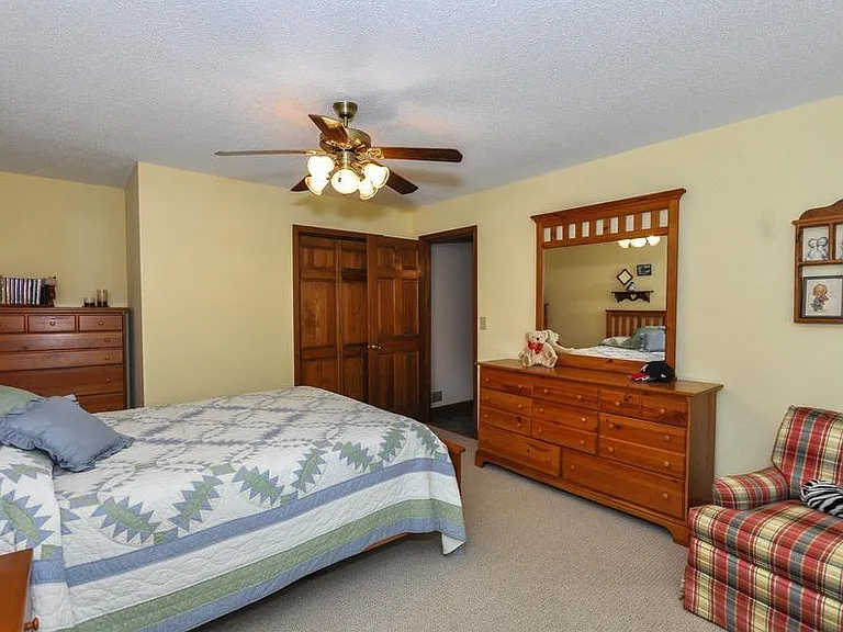 3rd bedroom ( master)