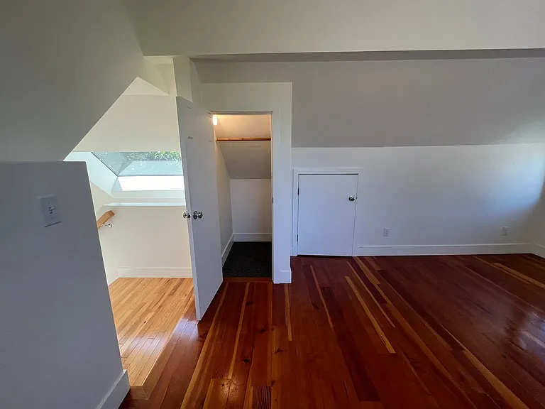 64 NE Stafford St #B — Photo 23