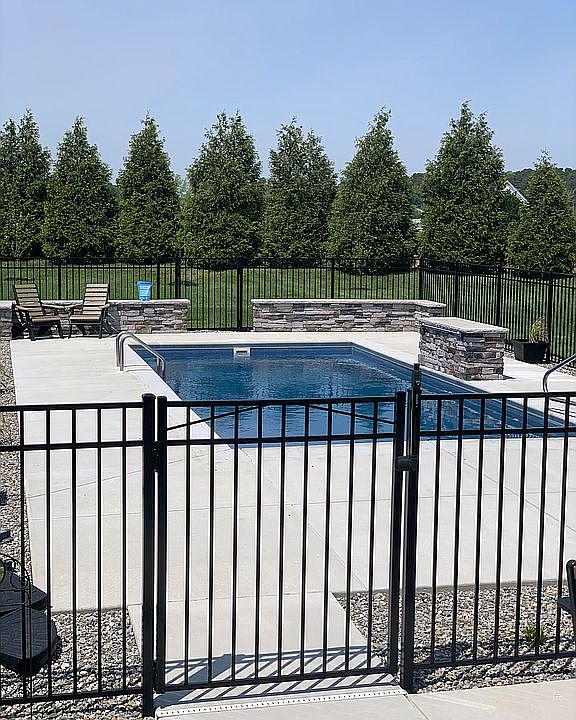 2nd image of 26465 Kingston Ct