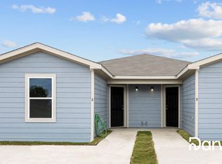 413 County Line Rd #A, Mabank, TX 75147