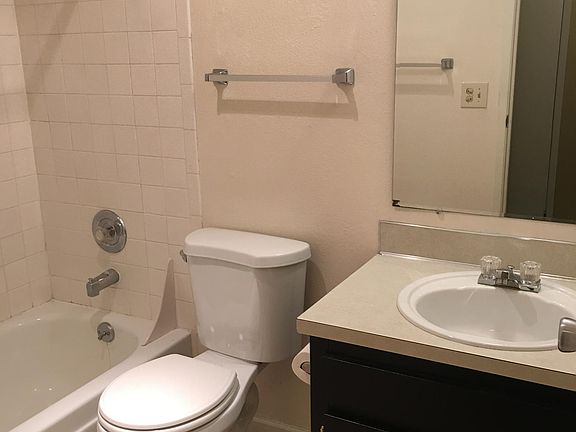 5th image of 13680 NE 69th St APT 642