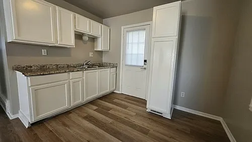 3928 N. 30th St. - *$500 Rent Credit If Moved In By 10/1* Totally Renovated Large 3+ Bedroom Sing... — Photo 2