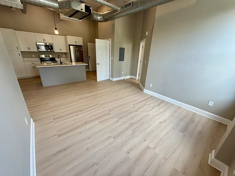 347-355 Main St #3 — Photo 7