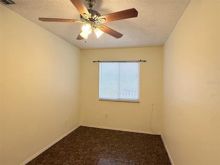 5541 Lown St N #SOUTH — Photo 10