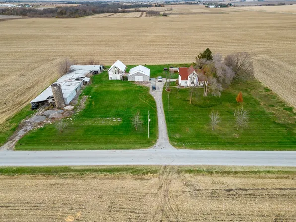 14239 E Six Mile Grove Rd, Grant Park, IL 60940
