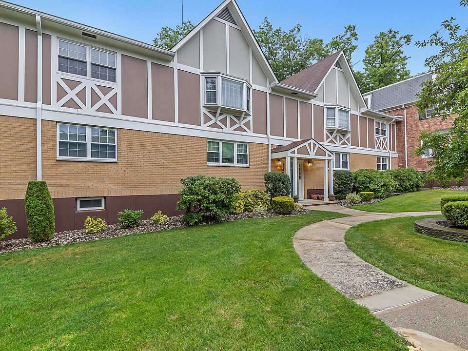 1st image of 35 Milford Ln APT 6X