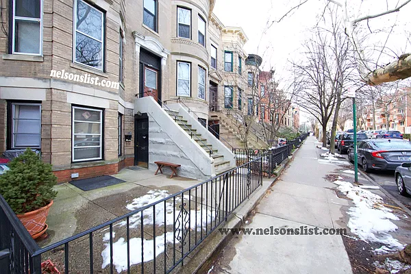 Rented by Nelson Aybar, LREB | media 59