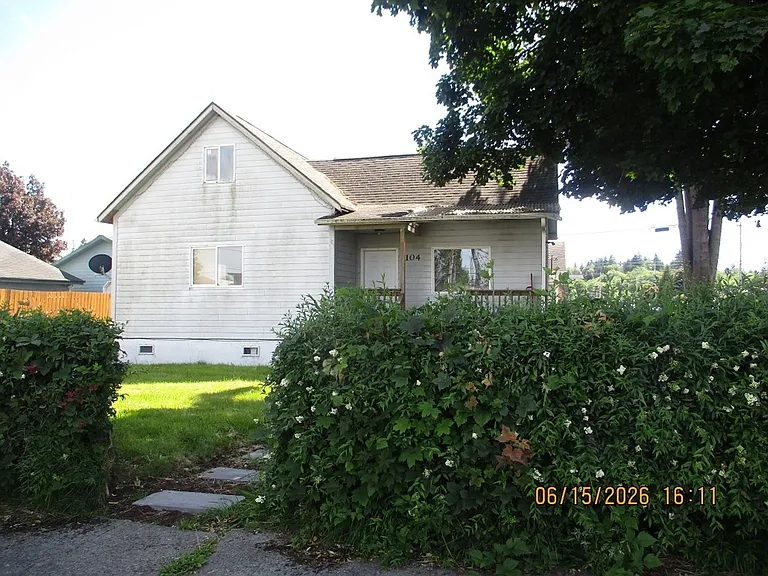 1104 2nd St — Photo 1