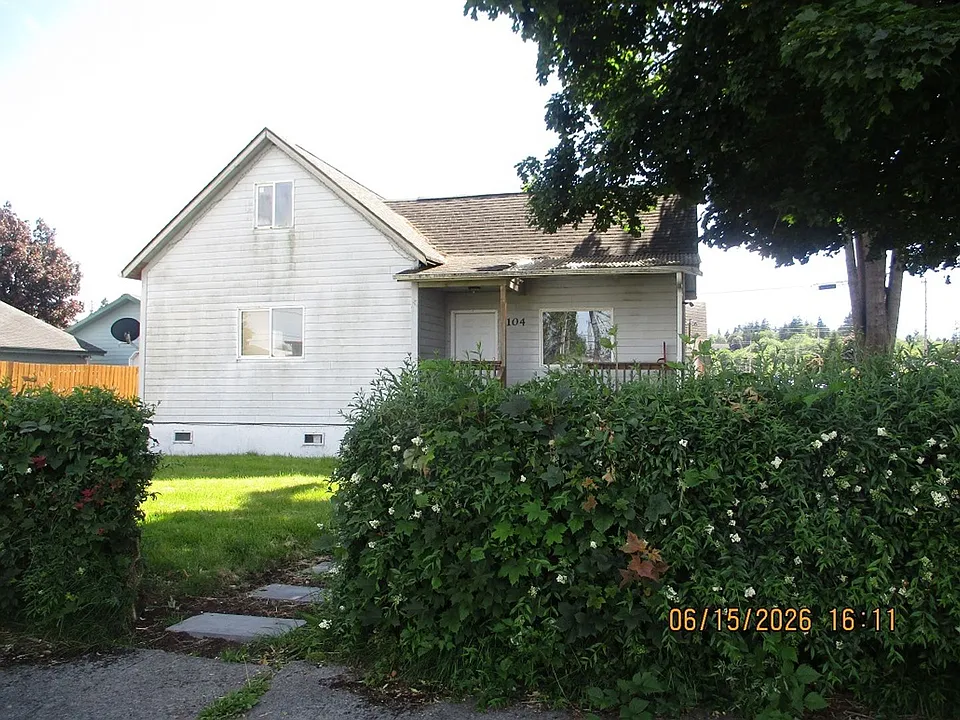 1104 2nd St