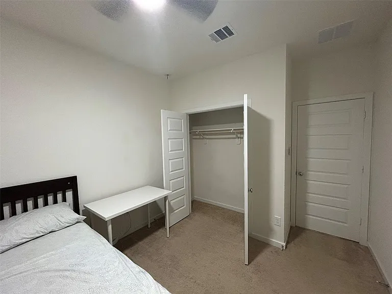 7822 Wyndham Harbor Ct — Photo 9