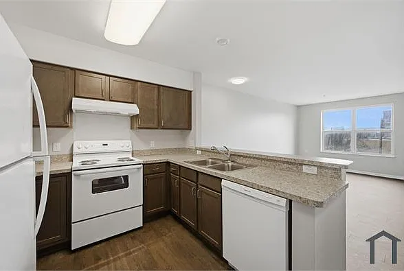 1200 Martin Luther King Jr Blvd — Photo 23