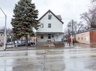 716 10th St, Waukegan, IL 60085