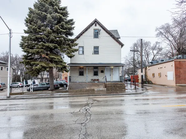 716 10th St, Waukegan, IL 60085