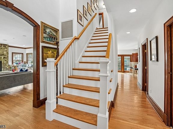 3rd image of 30 Groah Rd