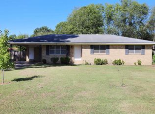 411 Halligan St, Warren, AR 71671