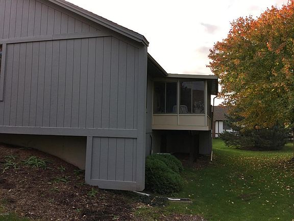 3rd image of 3053 Maple Villa Dr SE #54