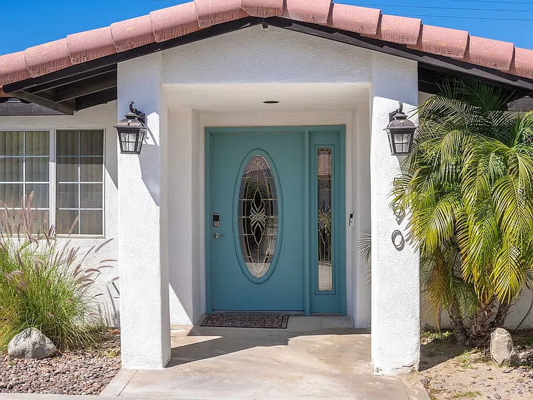 590 W Pico Rd — Photo 10
