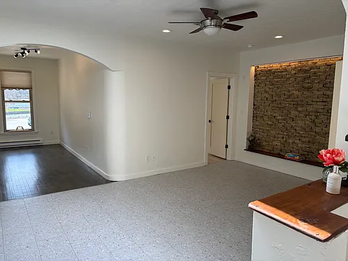 216 Main St #B Photo 1