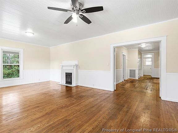 4th image of 1209 N Main St