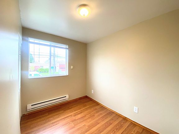 5th image of 1424 Earnest S Brazill St APT B