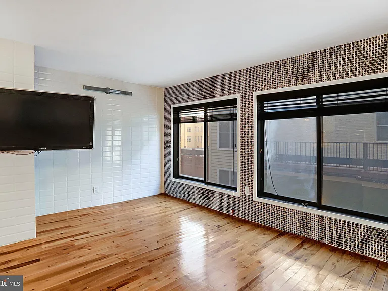 1718 P St NW #307 — Photo 7
