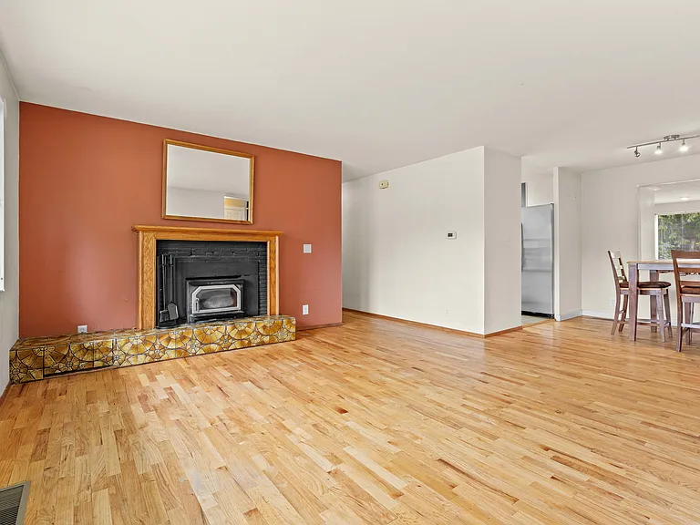 18620 Occidental Ave S — Photo 9