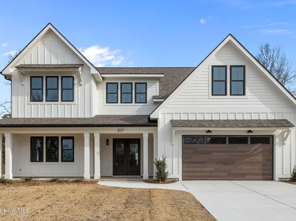 207 Club Point Drive, Cape Carteret, NC 28584