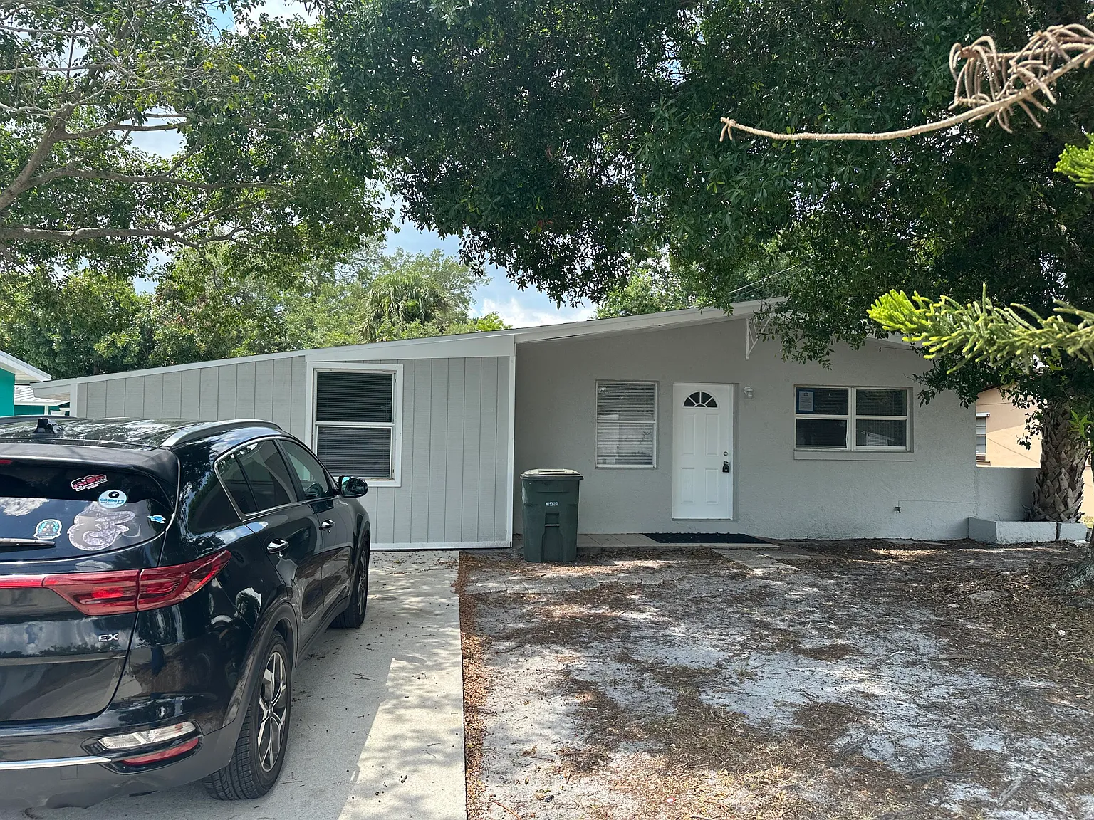 3 bed, 1.0 bath, 1008 sqft, $1,999 — Photo 2