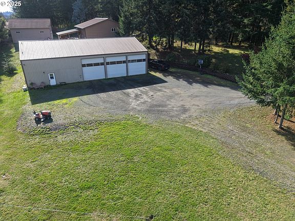 4th image of 63011 Isthmus Heights Rd