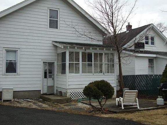 3rd image of 40 Holmes Ct